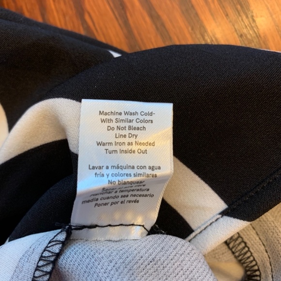 Venus Black and Cream Dressy Shorts with Scalloped Side Slit - Picture 5 of 6